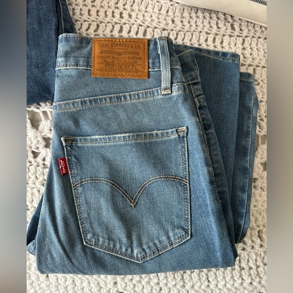 🩵💙 LEVIS BLUE JEAN LIGHT AND DARK WASH BUNDLE SIZE 26🩵💙 - Picture 6 of 6